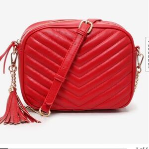 NWT Kelly & Katie Chevron Crossbody